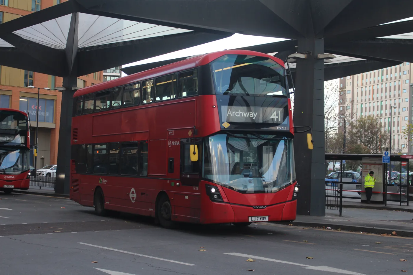 An Arriva route 41 bus heading for Archway. The 41 is one of the routes through Crouch End run from the garages in the dispute. The photograph predates it.